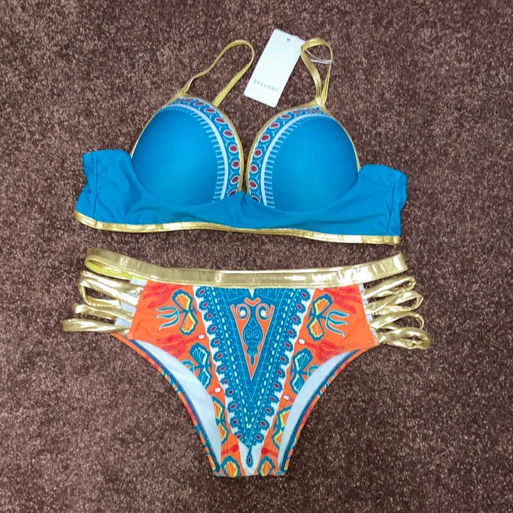 NWT women’s size XL 2 piece swimsuit